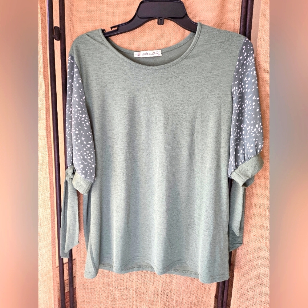 Women's All In Love Sage Green Polka Dot Sleeve Women's Top Tie Sleeves Size Med